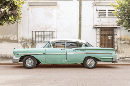 36 x 24 Cuban Car, Green and White I (IBG)