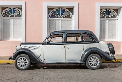 36 x 24 Cuba Black White (IBG)