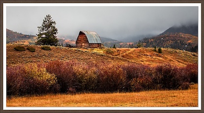 57 x 31 Steamboat Barn In Fall (GF)