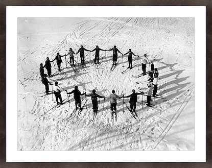 53 x 42 Circle of Skiers (GF)
